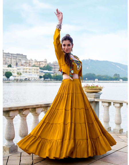 Traditional Navratri Garba Women Lehenga Blouse Koti mahezon