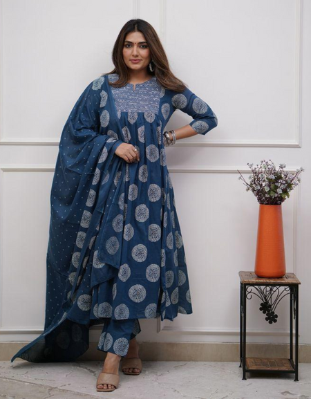 Women's Floral Embroidery Kurta Pant Dupatta Suit mahezon