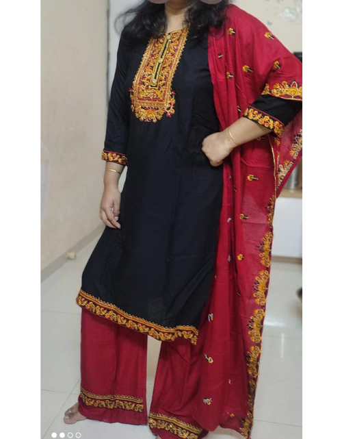 Load image into Gallery viewer, Beautiful Festival wear Women Kurti Plazo with Dupatta set
