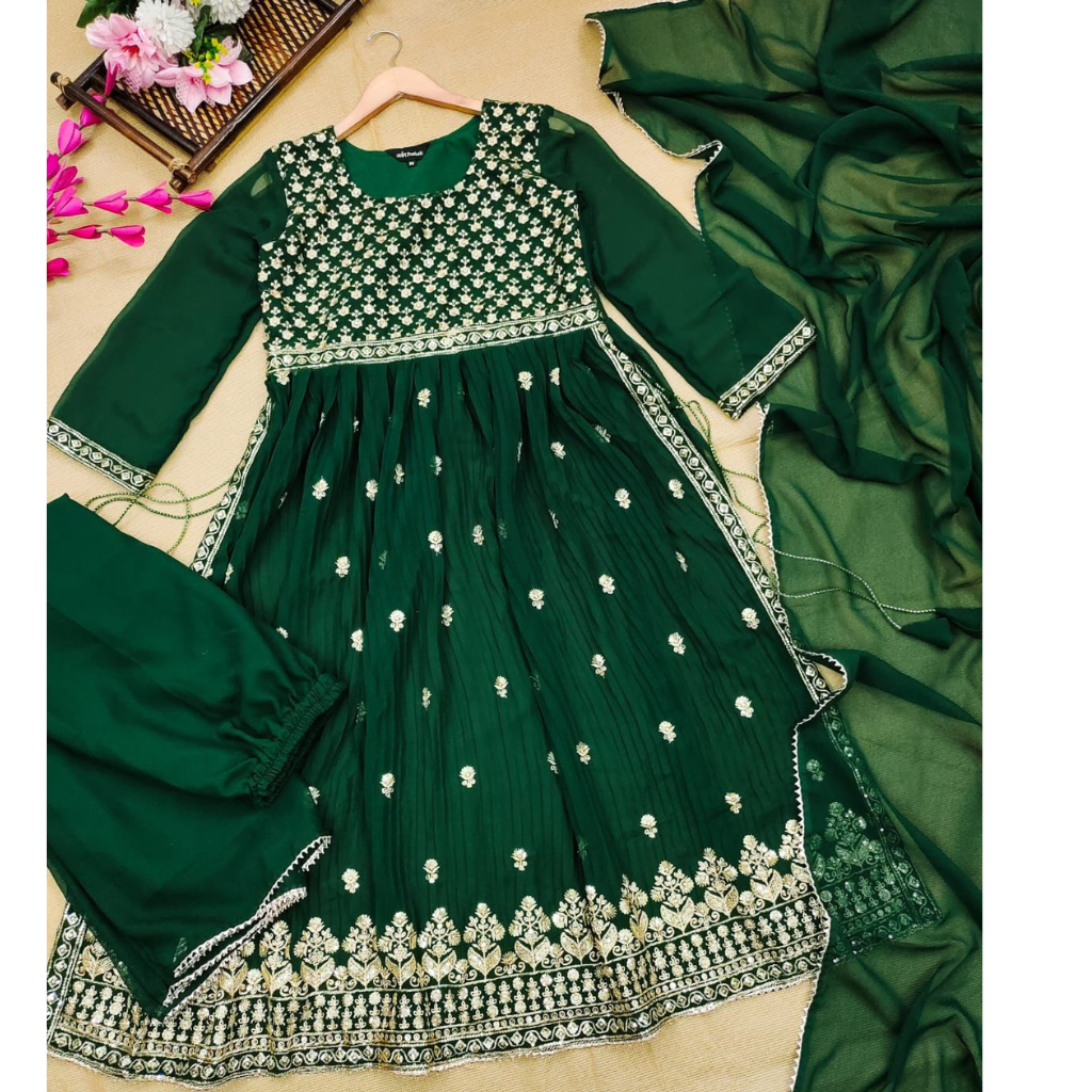 Beautiful Women Green Naira Cut Kurta Pant Dupatta Suit. mahezon