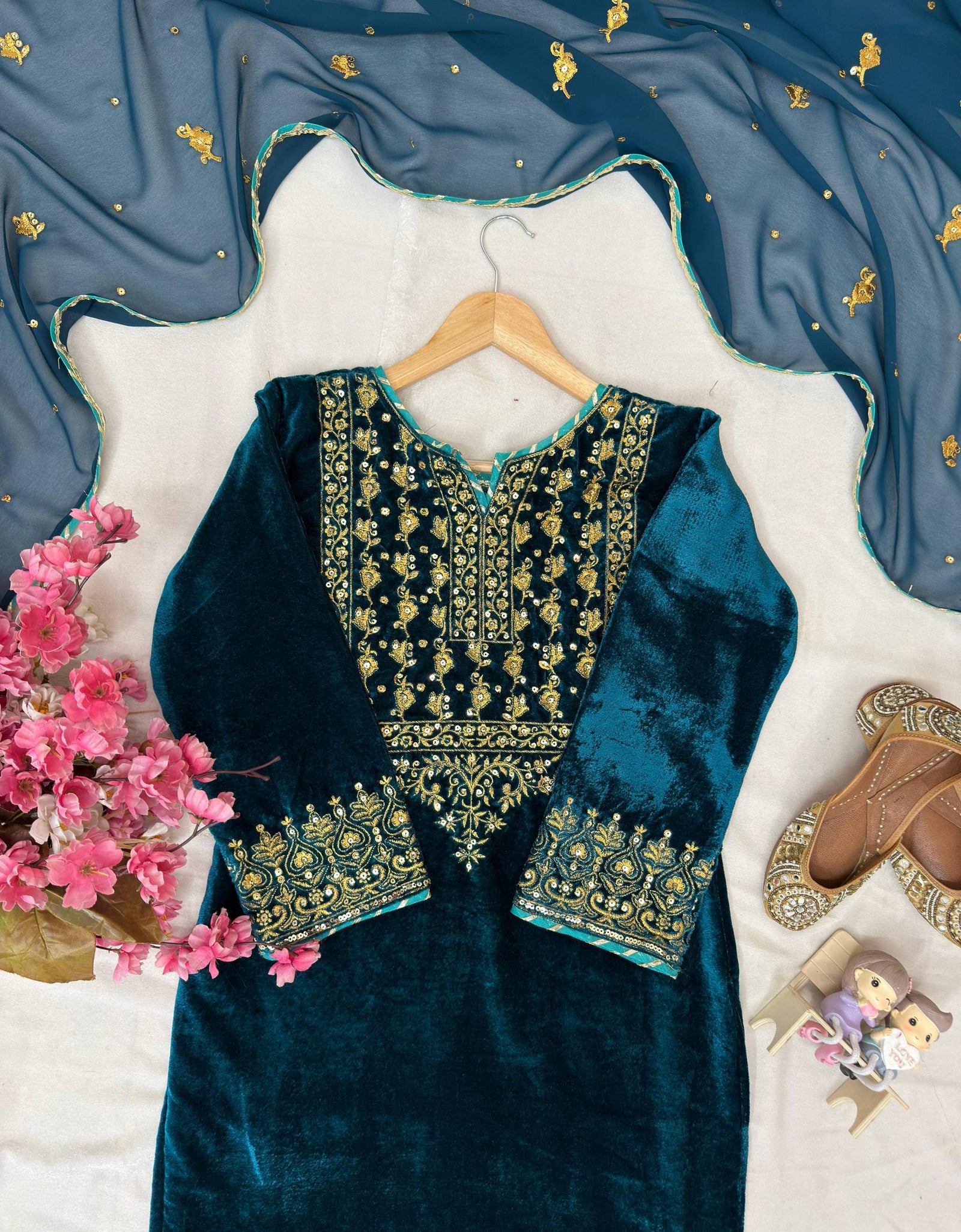 Designer Blue Velvet Wedding Wear Velvet Women Top Pant Dupatta Suit Set Royal Export