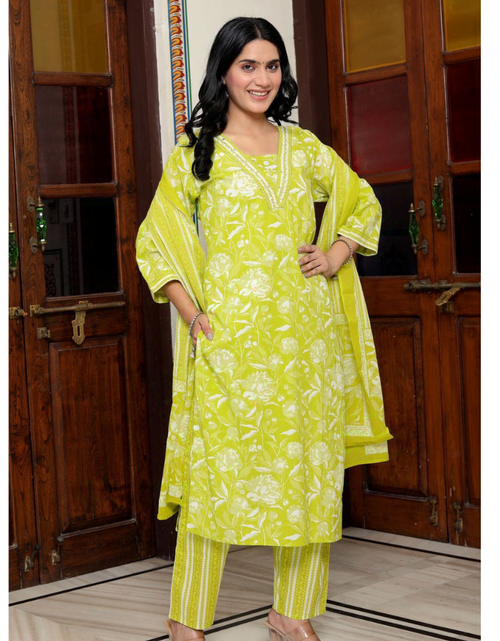 Load image into Gallery viewer, Diwali Women&#39;s Plus Size Kurta Pant with Dupatta Set mahezon
