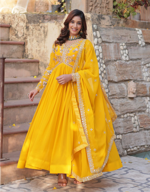 Load image into Gallery viewer, Embroidery Ethnic Traditional Wedding Women&#39;s Gown Dupatta
