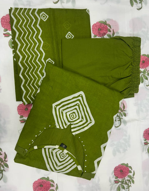 Load image into Gallery viewer, Cotton Green Women&#39;s Kurti Pant set with Dupatta mahezon
