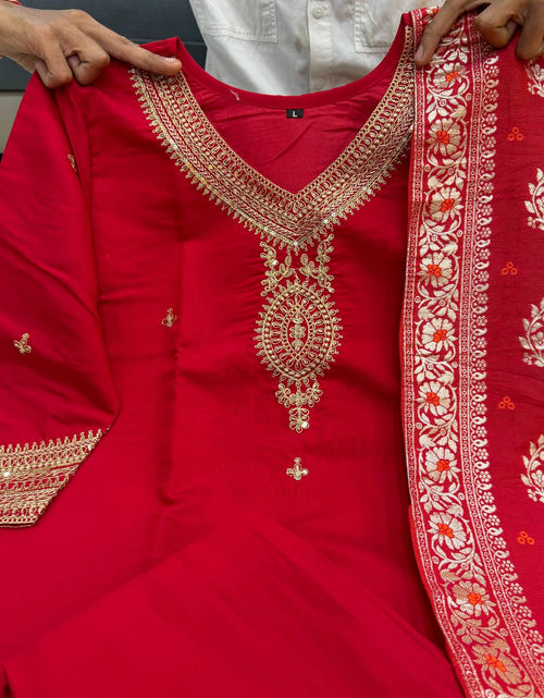 Load image into Gallery viewer, Festive Ethnic Women Kurta Pant Dupatta Set mahezon
