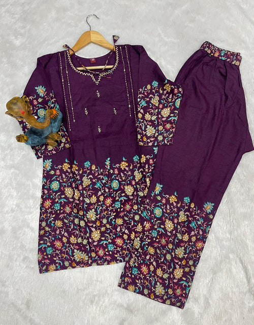 Load image into Gallery viewer, Festive Premium Designer Women’s Co-Ord Set
