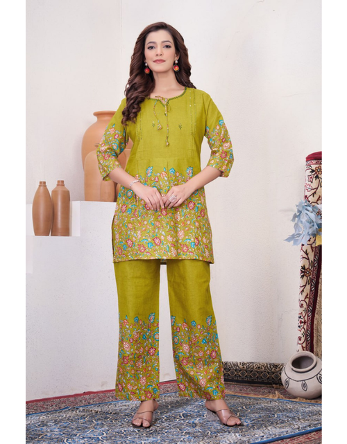 Load image into Gallery viewer, Festive Premium Designer Women’s Co-Ord Set
