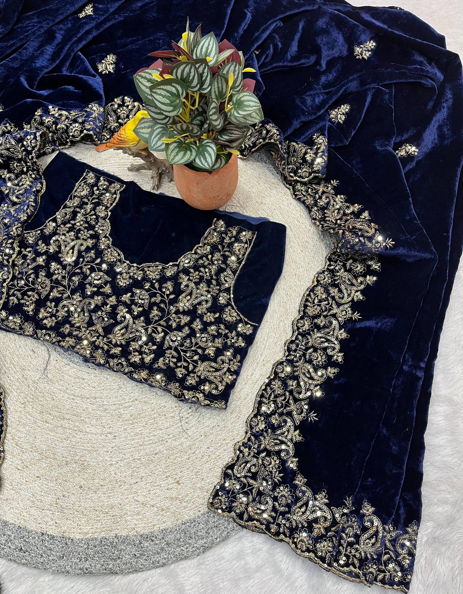 Winter Designer Velvet Women Saree mahezon