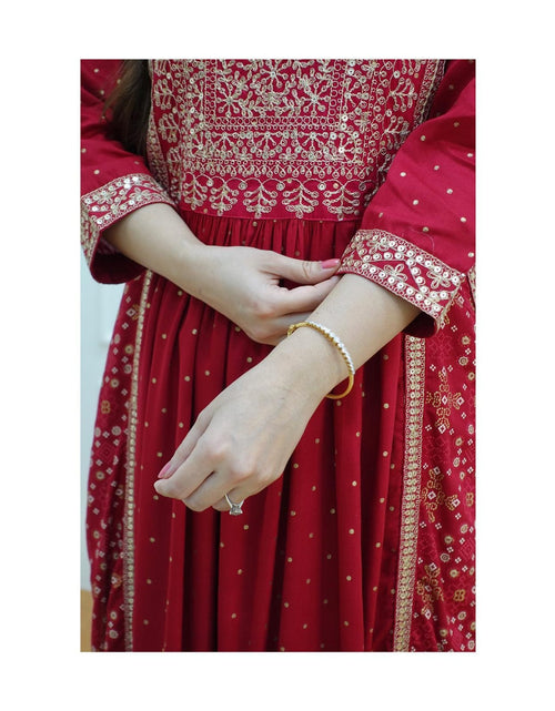 Load image into Gallery viewer, Beautiful Women Red Naira cut Kurta Pant with Dupatta Dress.  mahezon

