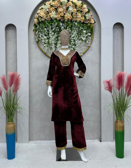 Load image into Gallery viewer, Women&#39;s Fancy Velvet Kurta Pant Suit mahezon
