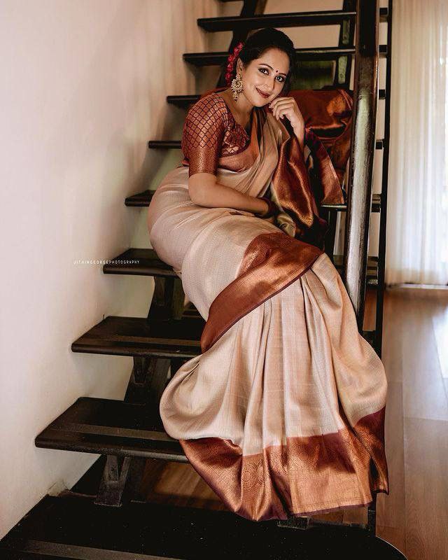 Women's Banarasi Soft Silk Saree with Copper Zari mahezon