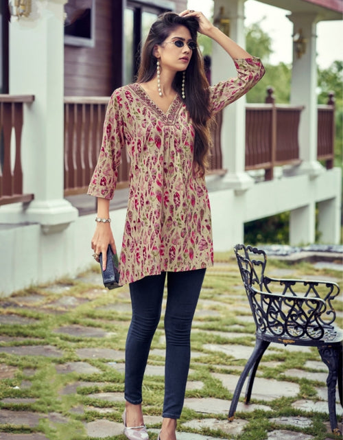 Load image into Gallery viewer, Beautiful Trendy Floral Western Tunics for Girls and Women&#39;s mahezon
