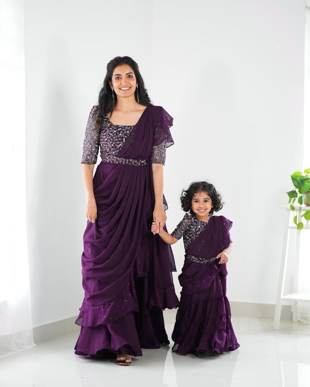 Mother Daughter Designer Party wear Lehenga Saree Dupatta Same Matching Twinning Dress mahezon