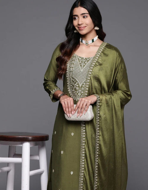 Load image into Gallery viewer, Women&#39;s Green Kurta Pant Dupatta Set for Wedding and Festival Wear mahezon
