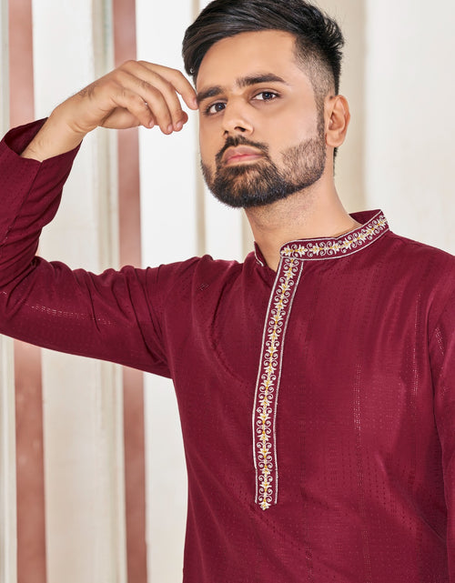 Load image into Gallery viewer, Men Traditional Indian Kurta Pyjama Set for Wedding and Festival mahezon
