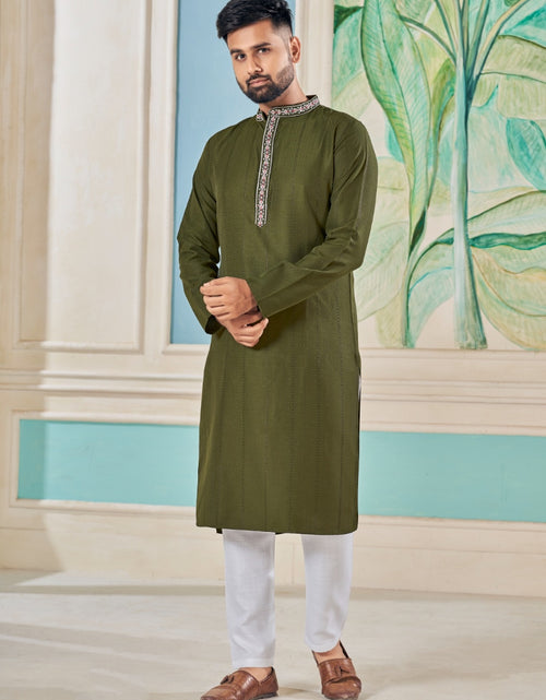 Load image into Gallery viewer, Men Traditional Indian Kurta Pyjama Set for Wedding and Festival mahezon
