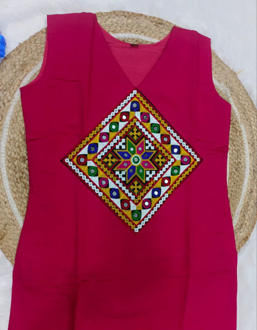 Load image into Gallery viewer, Navratri  Women Traditional Pink Kurti mahezon
