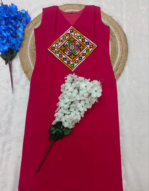 Load image into Gallery viewer, Navratri  Women Traditional Pink Kurti mahezon
