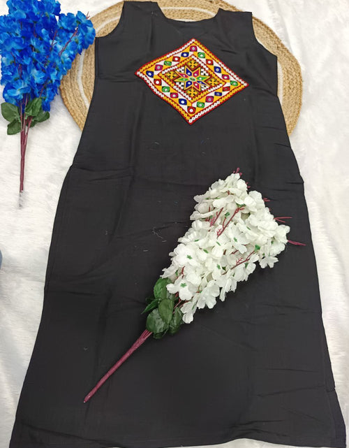 Load image into Gallery viewer, Navratri  Women Traditional Black Kurti mahezon
