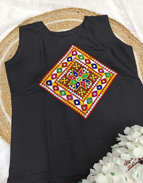 Load image into Gallery viewer, Navratri  Women Traditional Black Kurti mahezon
