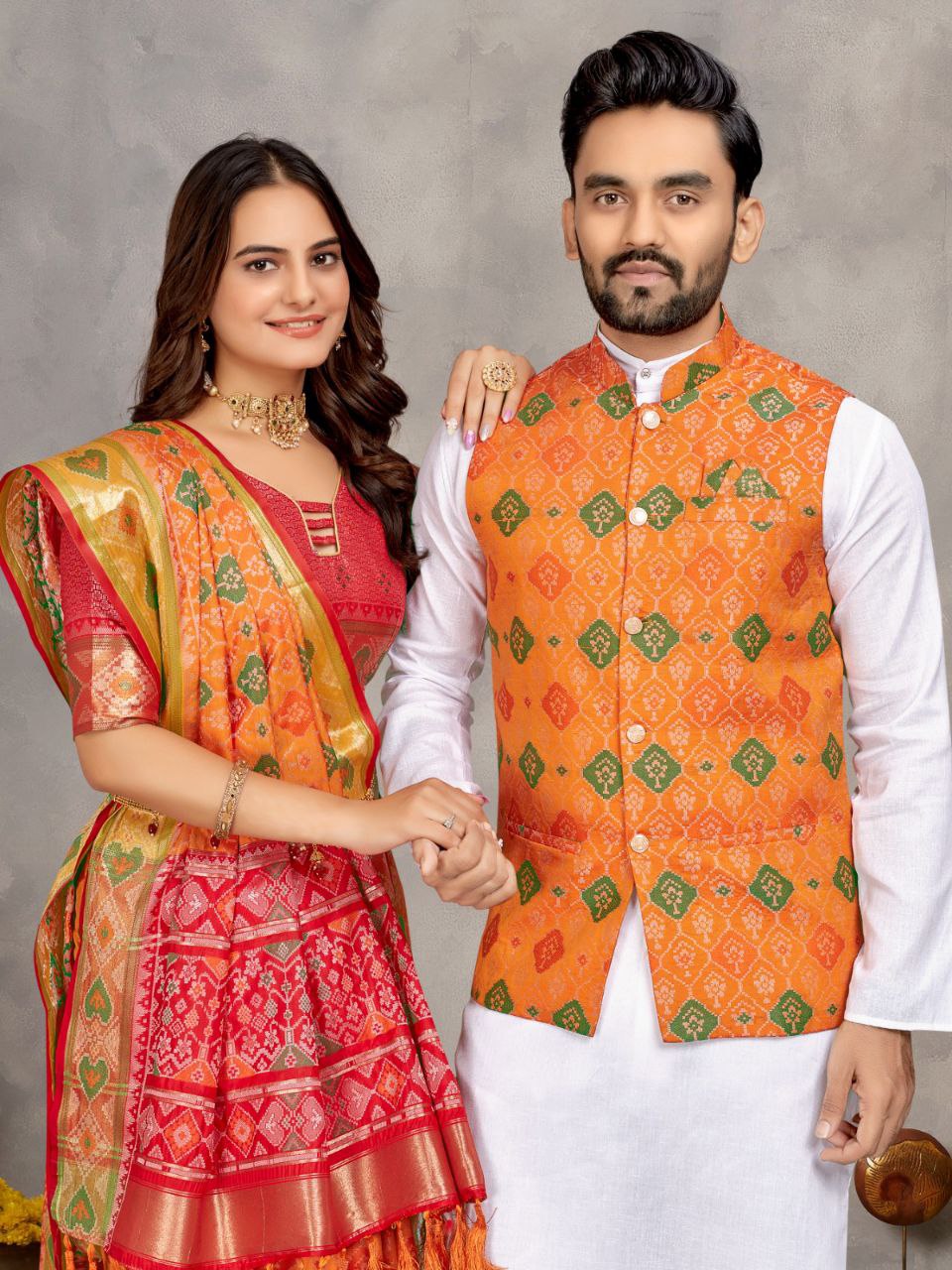 Couple wear Traditional Indian Men Kurta Pajama Koti and Women Saree mahezon