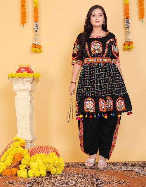 Load image into Gallery viewer, Navratri Traditional Indian Black Women Kedia with Dhoti Set mahezon
