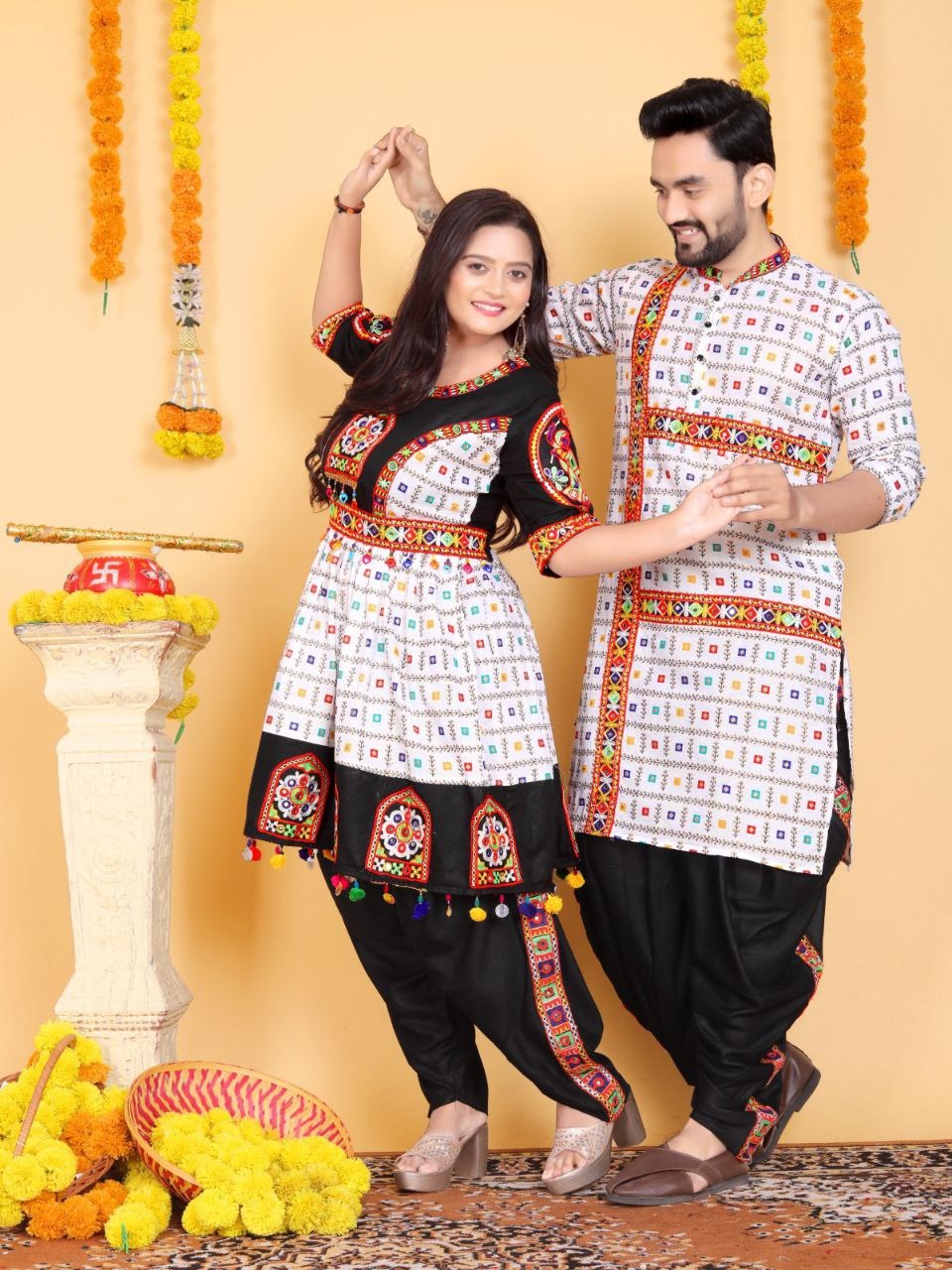 Navratri Traditional Indian White Couple Wear Same Matching Outfits Set Dress mahezon