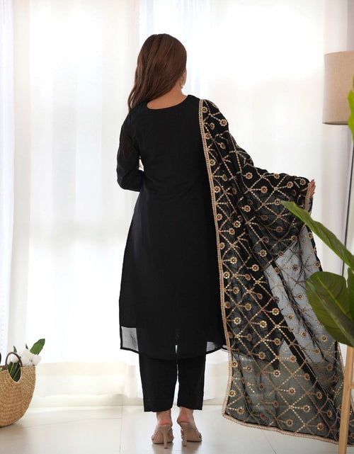 Load image into Gallery viewer, Ethnic Traditional Indian Black Women&#39;s Kurta Pant with Dupatta Suit

