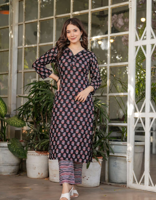 Load image into Gallery viewer, Women&#39;s Cotton Kurta Pant set with Dupatta
