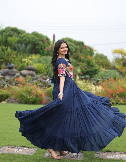 Load image into Gallery viewer, Navratri Traditional Indian Women Gown mahezon
