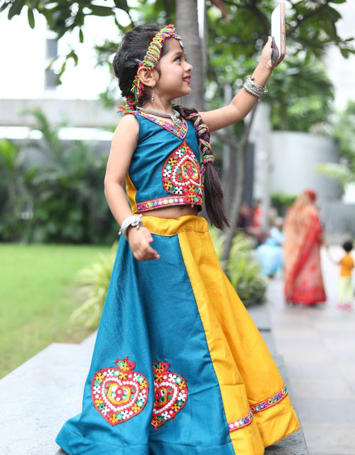 Load image into Gallery viewer, Navratri Garba Kids Girls Lehenga Blouse mahezon

