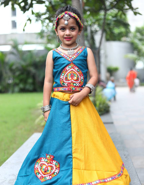 Load image into Gallery viewer, Navratri Garba Kids Girls Lehenga Blouse mahezon
