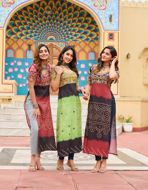 Load image into Gallery viewer, Navratri Garba Women Kurti mahezon
