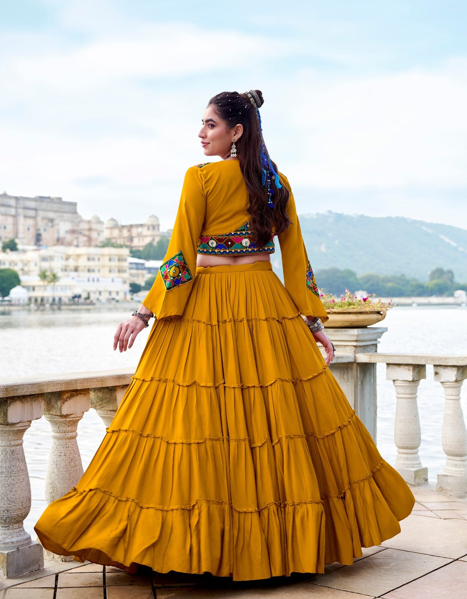Traditional Navratri Garba Women Lehenga Blouse Koti mahezon