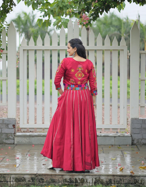 Load image into Gallery viewer, Traditional Navratri Gamthi Embroidery Women Lehenga Choli mahezon
