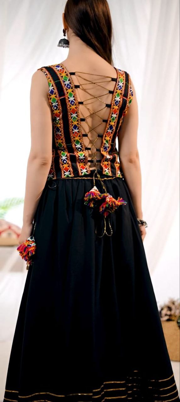 Navratri Garba Embroidery Mirror Work Women Lehenga Choli mahezon