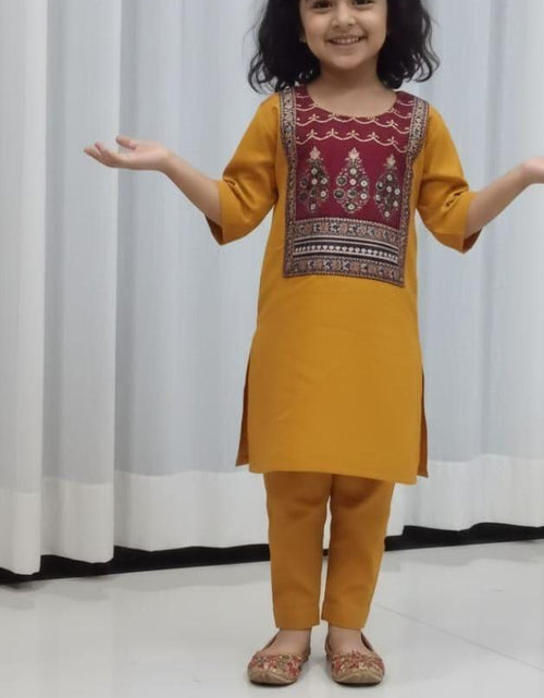 Load image into Gallery viewer, Festive Mother Daughter Twinning Kurta Pant mahezon
