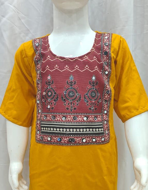 Load image into Gallery viewer, Festive Mother Daughter Twinning Kurta Pant mahezon
