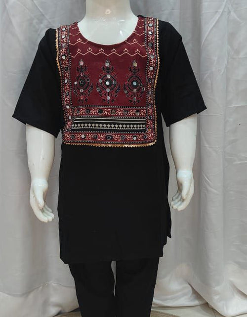 Load image into Gallery viewer, Festive Mother Daughter Twinning Kurta Pant mahezon
