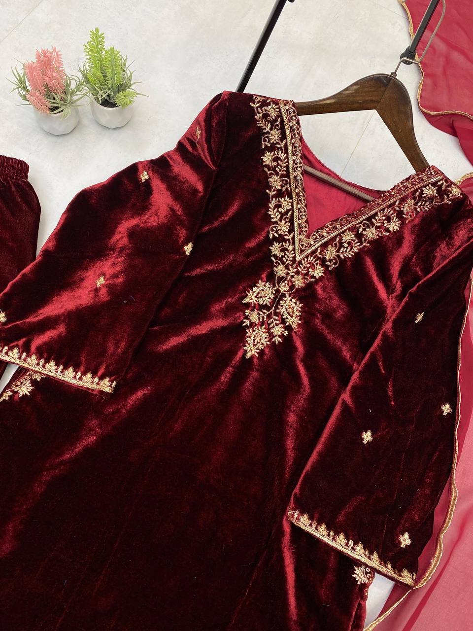 Designer Velvet Wedding Embroidery Women Top Pant Dupatta Suit Royal Export