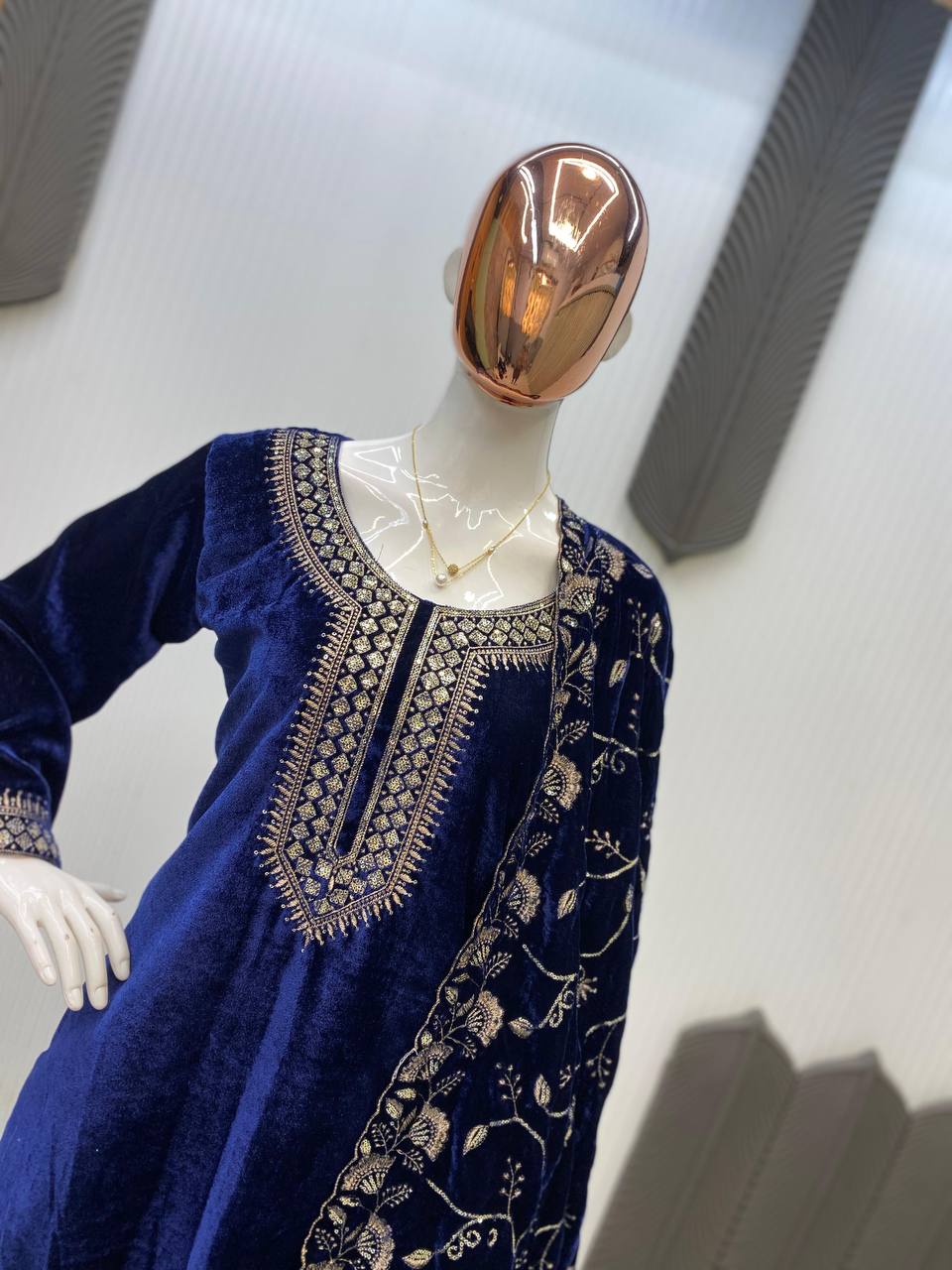 Wedding Wear Velvet Women Top Pant Dupatta Suit Royal Export