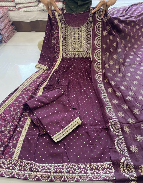 Load image into Gallery viewer, Beautiful Women Purple Naira cut Kurta Pant with Dupatta Dress.  mahezon
