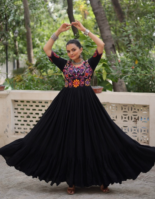 Load image into Gallery viewer, Indian Navratri Traditional Indian Women Gown mahezon
