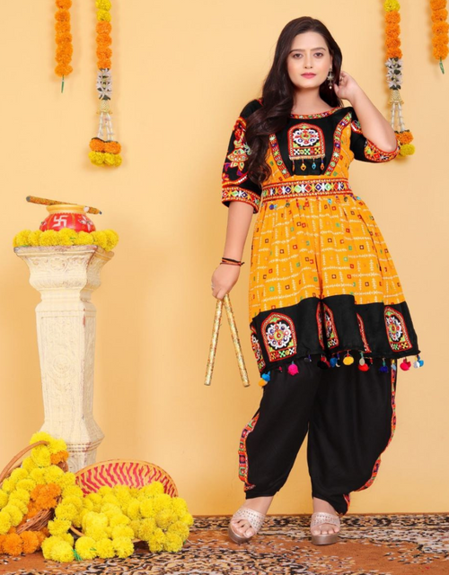 Load image into Gallery viewer, Navratri Traditional Indian Yellow Women Kedia with Dhoti Set mahezon
