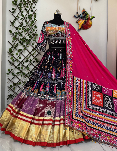 Load image into Gallery viewer, Navratri Garba Black Embroidery Mirror Work Women Chaniya Choli mahezon
