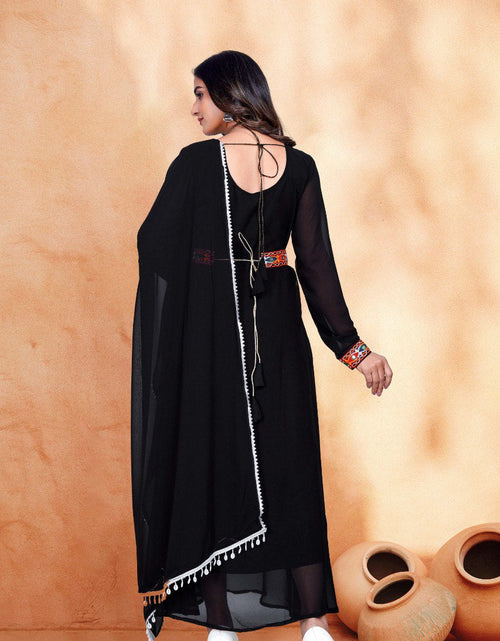 Load image into Gallery viewer, Navratri Garba Black Women Kurta Dupatta mahezon
