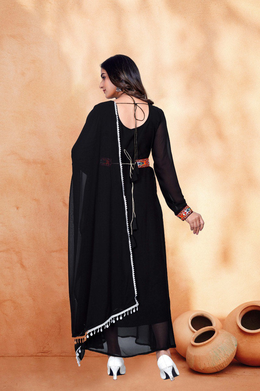 Navratri Garba Black Women Kurta Dupatta mahezon