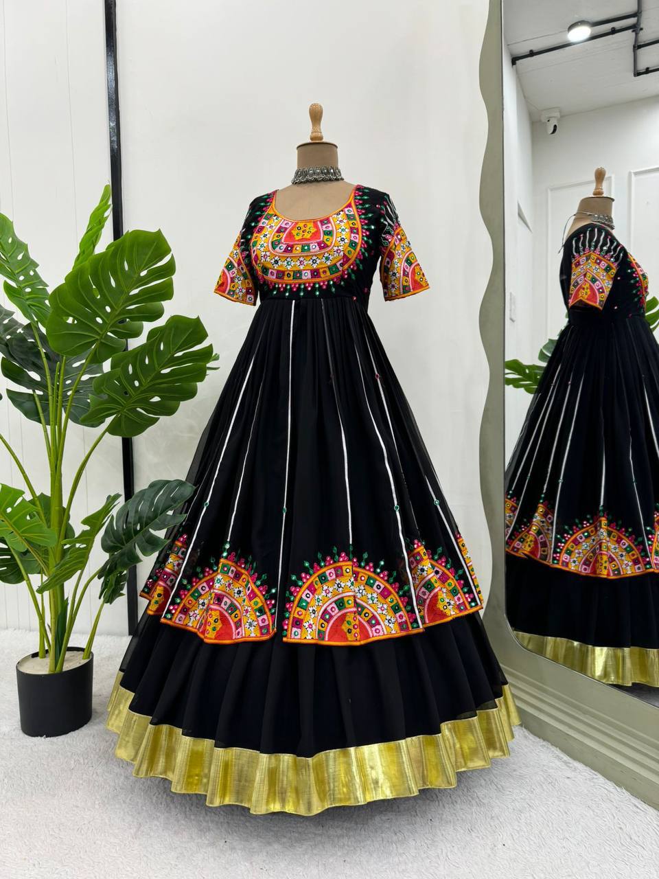 Navratri Garba Embroidery Black Women Lehenga Blouse mahezon