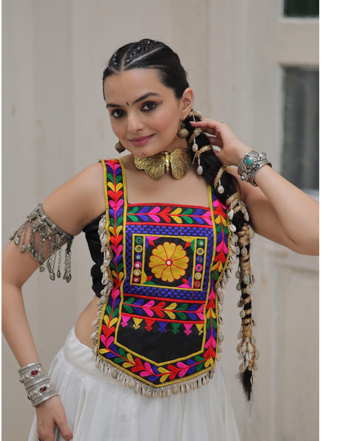 Load image into Gallery viewer, Navratri Garba Embroidery Ladies Blouse mahezon
