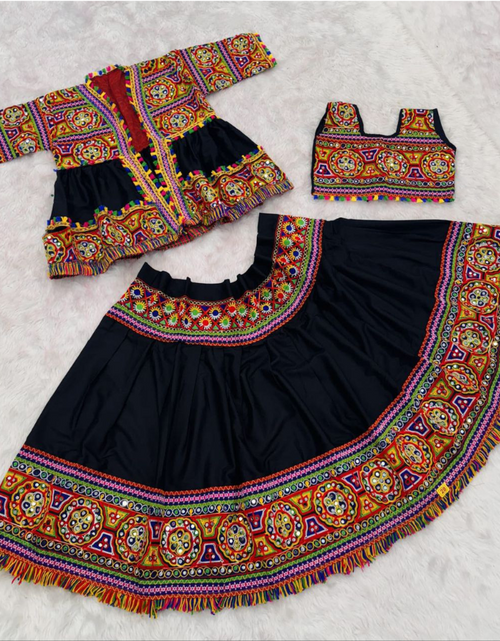 Load image into Gallery viewer, Untitled Aug22_14:17 mahezon
